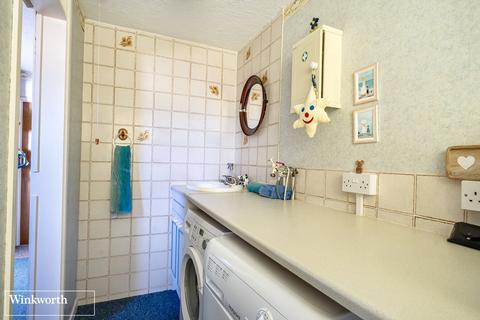 undefined, Thrush Close, Kempshott, Basingstoke, Hampshire, RG22