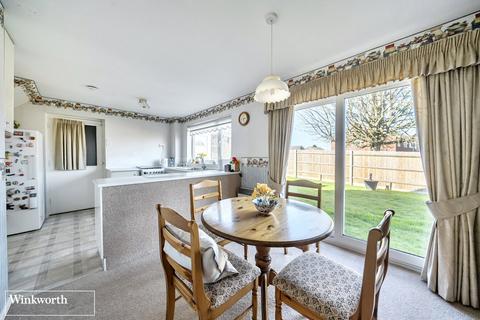 3 bedroom detached house for sale, Thrush Close, Kempshott, Basingstoke, Hampshire, RG22