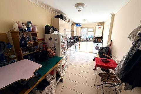 3 bedroom semi-detached house to rent, Pitchford Street, London E15