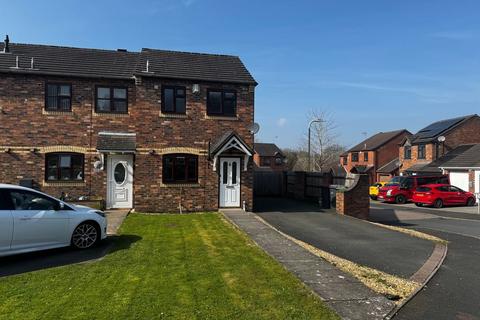 2 bedroom end of terrace house to rent, Newlands Road, Oakengates, Telford