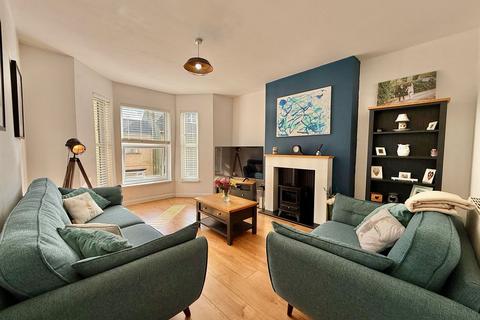 3 bedroom terraced house for sale, Old Laira Road, Laira, Plymouth. Bright 3 Bed Home with Garden & Two Parking Spaces in a Super Convenient Location