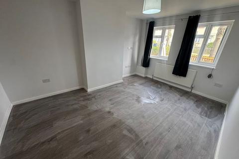 2 bedroom apartment to rent, Hillfield Avenue, Wembley