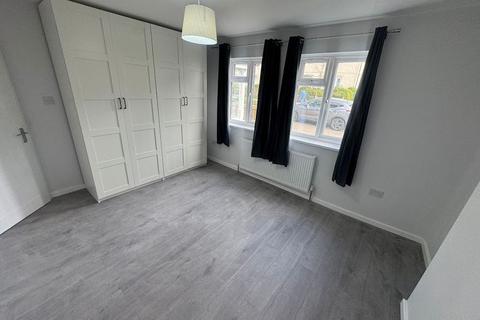 2 bedroom apartment to rent, Hillfield Avenue, Wembley