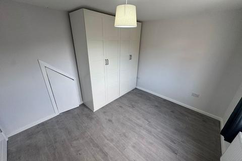 2 bedroom apartment to rent, Hillfield Avenue, Wembley