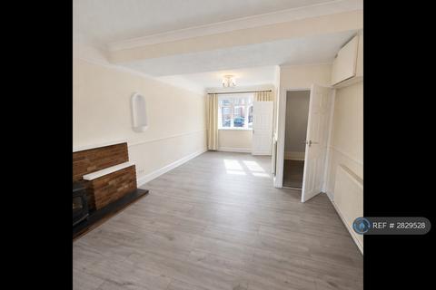 3 bedroom semi-detached house to rent, Kilton Road, Worksop, S80