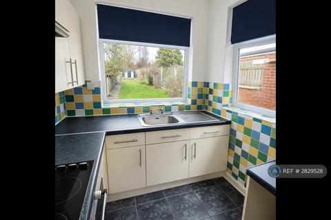3 bedroom semi-detached house to rent, Kilton Road, Worksop, S80