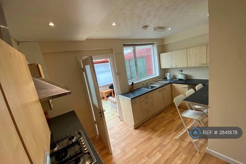 3 bedroom semi-detached house to rent, Charter Avenue, Coventry, CV4