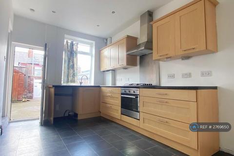 2 bedroom terraced house to rent, Grafton Street, Warrington, WA5