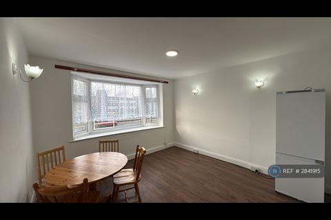 3 bedroom maisonette to rent, Eastern Avenue, Ilford, IG2