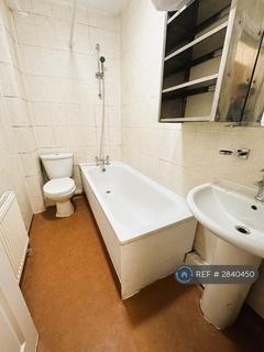 2 bedroom flat to rent, High Street, Sutton, SM1