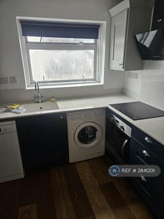 2 bedroom maisonette to rent, Campbell Croft, Edgware, HA8