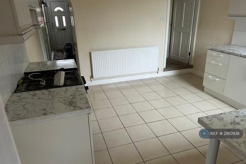 3 bedroom semi-detached house to rent, Park St, Nottingham, NG17