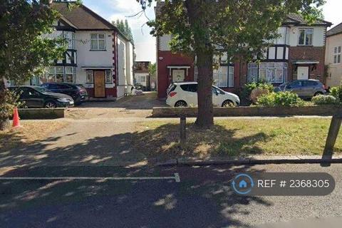 4 bedroom semi-detached house to rent, Winchmore Hill Road, London, N21