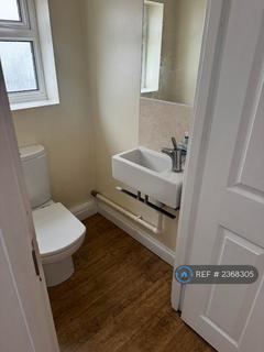 4 bedroom semi-detached house to rent, Winchmore Hill Road, London, N21