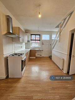 2 bedroom end of terrace house to rent, Hinde St, Manchester, M40
