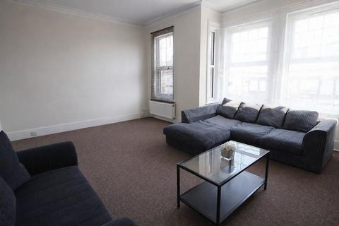 2 bedroom flat to rent, Two bedroom flat in Enfield EN1