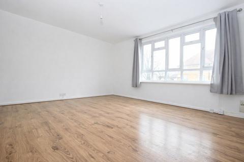 undefined, 3 bedroom flat - Enfield En2