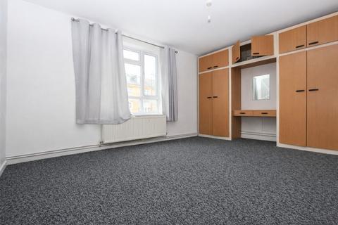 undefined, 3 bedroom flat - Enfield En2