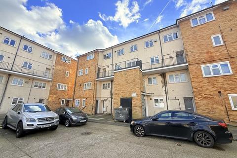 3 bedroom maisonette for sale, Radcliffe Way, Northolt