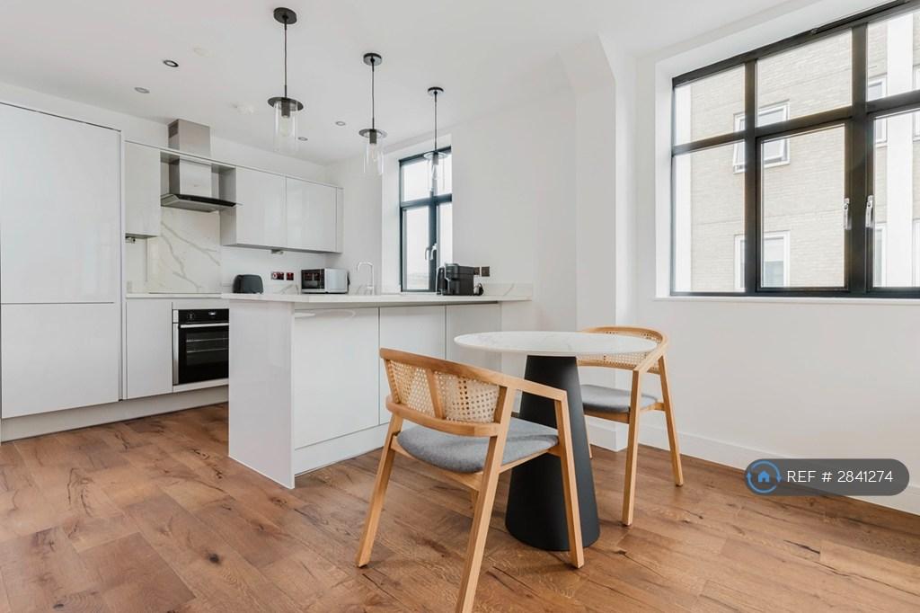 Kitchen & Dining Area