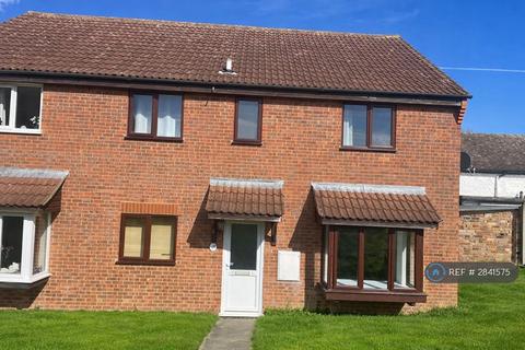 2 bedroom end of terrace house to rent, Almers Close, Bedford, MK45