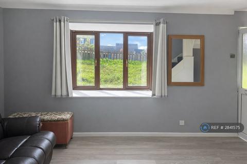 2 bedroom end of terrace house to rent, Almers Close, Bedford, MK45