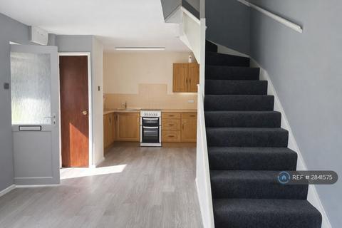 2 bedroom end of terrace house to rent, Almers Close, Bedford, MK45
