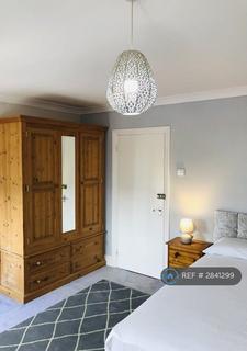 undefined, Well-Maintained House To Let, Dartford, DA1