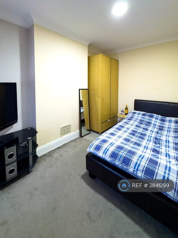 Room 03