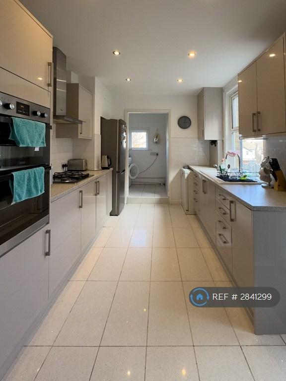Kitchen 01