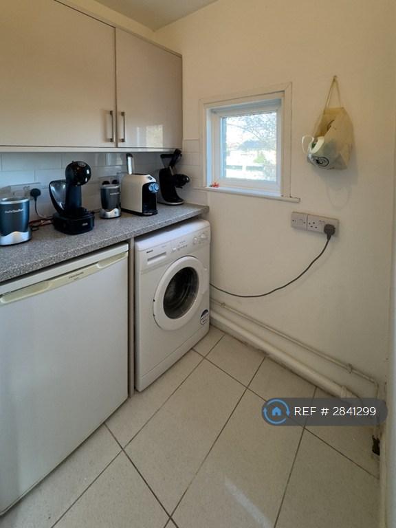 Kitchen 02