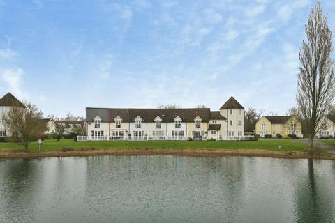 undefined, Windrush Lake, Cotswold Lakes, Gloucestershire