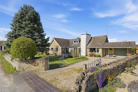 4 bedroom detached bungalow for sale, Court Lane, Evesham WR11