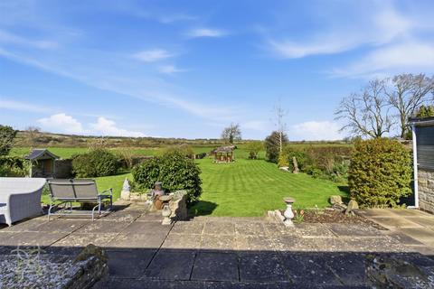 4 bedroom detached bungalow for sale, Court Lane, Evesham WR11