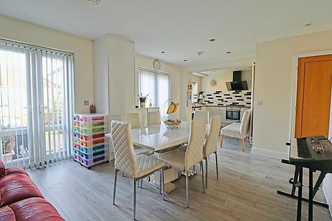 5 bedroom detached house for sale, Crescent Place, Hadleigh