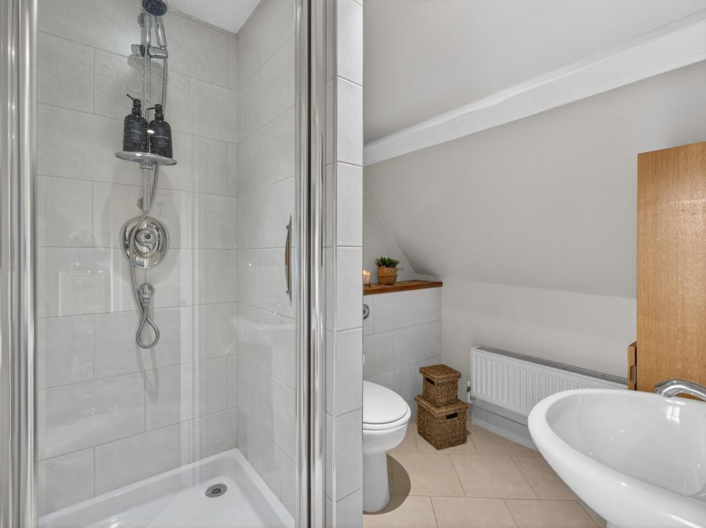 Bedroom 4 ensuite