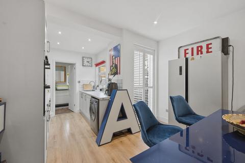 2 bedroom terraced house for sale, Esslemont Road, Southsea