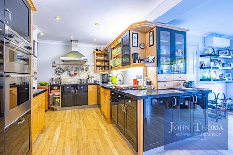 undefined, Westbury Lane, Buckhurst Hill IG9
