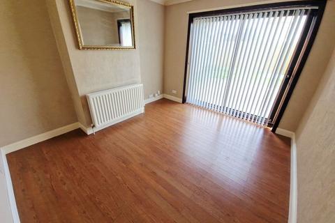 5 bedroom detached house to rent, Wallscourt Road South, Bristol BS34