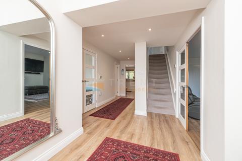 4 bedroom detached house for sale, Tingley, Wakefield WF3