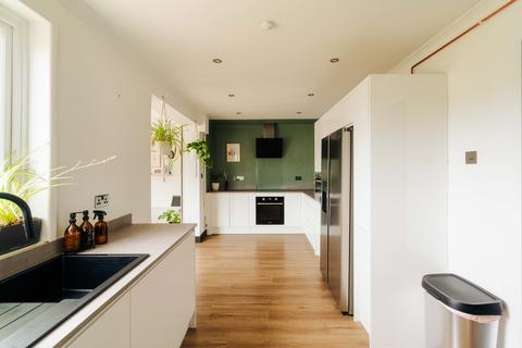 undefined, Bristol BS3