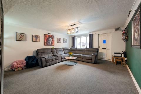 undefined, South Bank, Whitestone, HR1