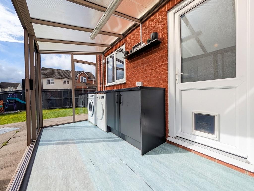 Utility/Lean-To