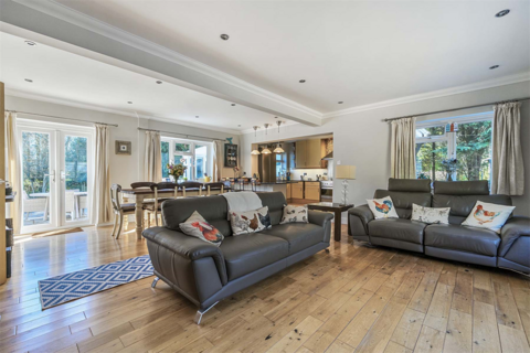 4 bedroom detached house for sale, Owlswood, Cane End, RG4