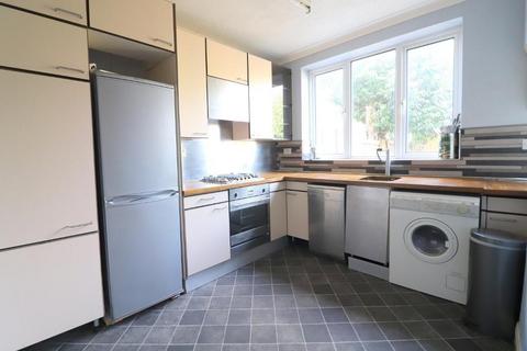 undefined, Luton LU3