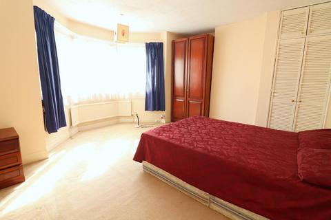 undefined, Luton LU3