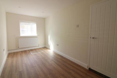undefined, Luton LU1