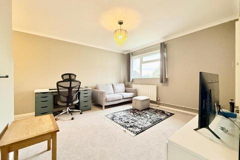 1 bedroom maisonette for sale, Enderby Road, Warden Hills, Luton, Bedfordshire, LU3 2HQ