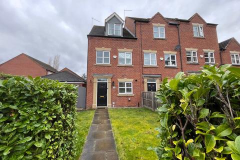 4 bedroom mews for sale, Salisbury Close, Crewe