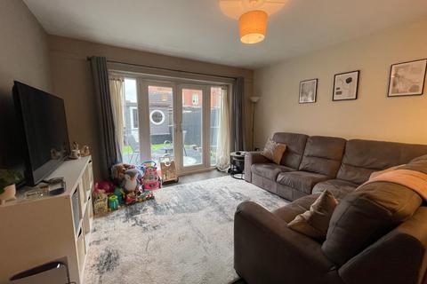 4 bedroom mews for sale, Salisbury Close, Crewe